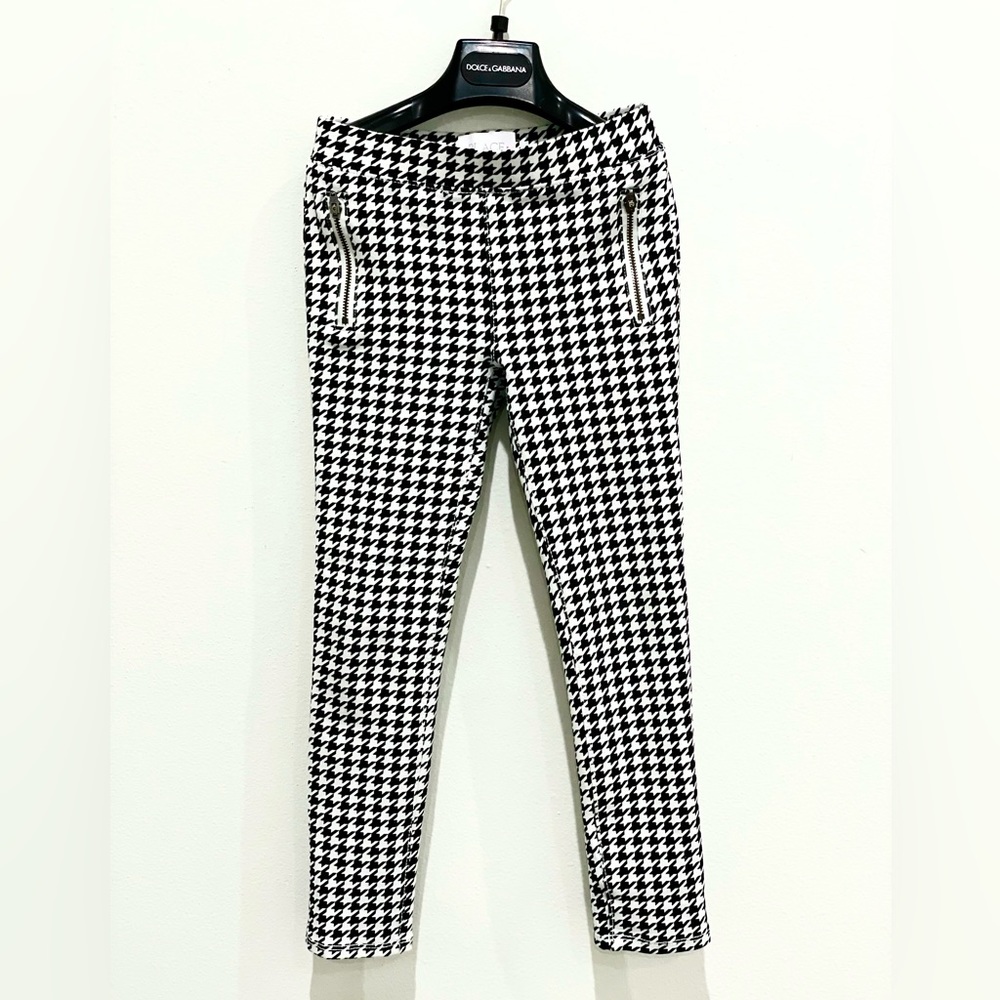 Black and White zip leggings. houndstooth print. Like NEW.